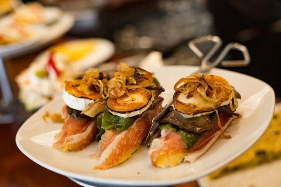 San Sebastian Food Tour: Pintxo Tasting Paired with Wines - Who should book this experience?