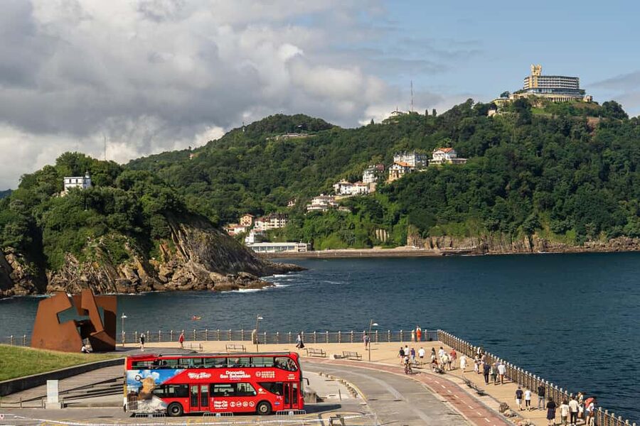 San Sebastian: Hop-On Hop-Off City Tour Bus - San Telmo and Parte Vieja: San Sebastián’s oldest-feeling quarter