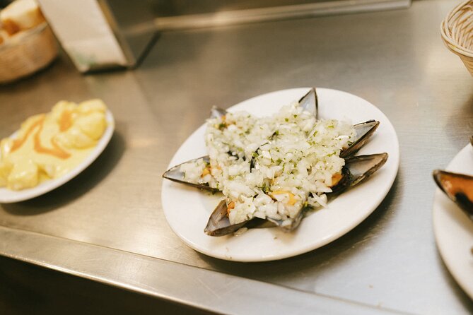 San Sebastian Old Town Pintxos & Wine Tour Small Group Tour - Key things to know before booking