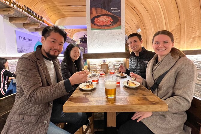 San Sebastian Pintxo Food, Wine & Market Foodie Tour(Small Group) - A Historic Square and Calle Mayor
