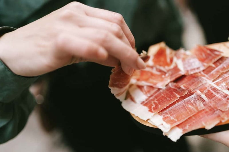 San Sebastian: Pintxos and Wine Tour - Key points to know before booking