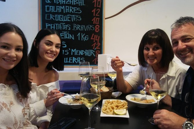 San Sebastian Pintxos Tour for Gourmets in the Old Town - Walking through Parte Vieja, San Sebastian’s food quarter