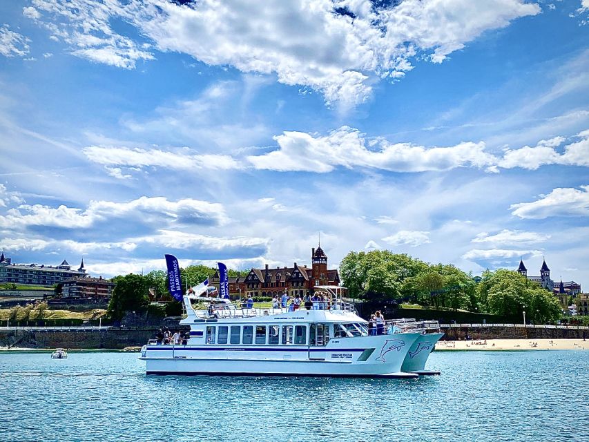 San Sebastian: Sustainable Catamaran Cruise with Audio Guide - Miramar Palace and the return along La Concha