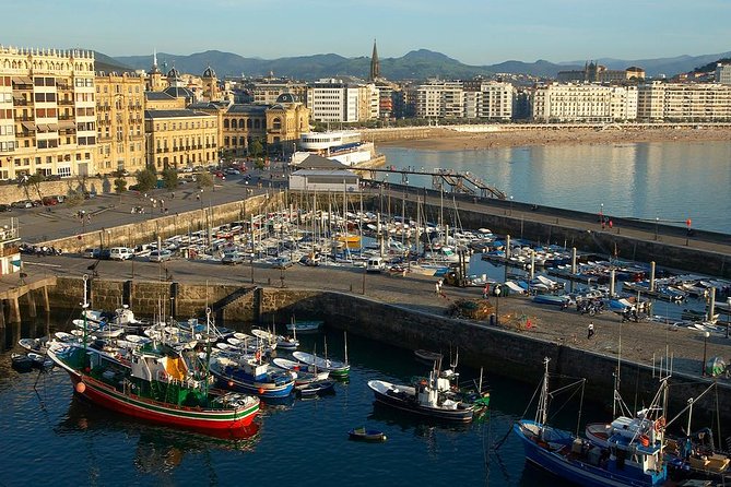 San Sebastian walking tour with pintxo and drink option - The guide can make or break the experience