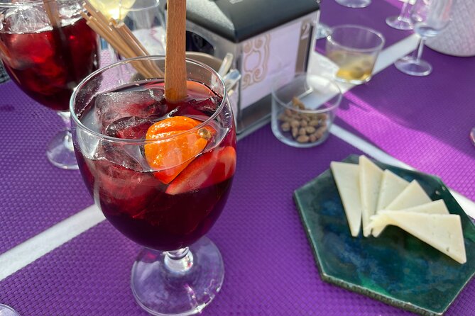 Sangria Tasting Experience - Finding the Entrance at P.º de las Delicias