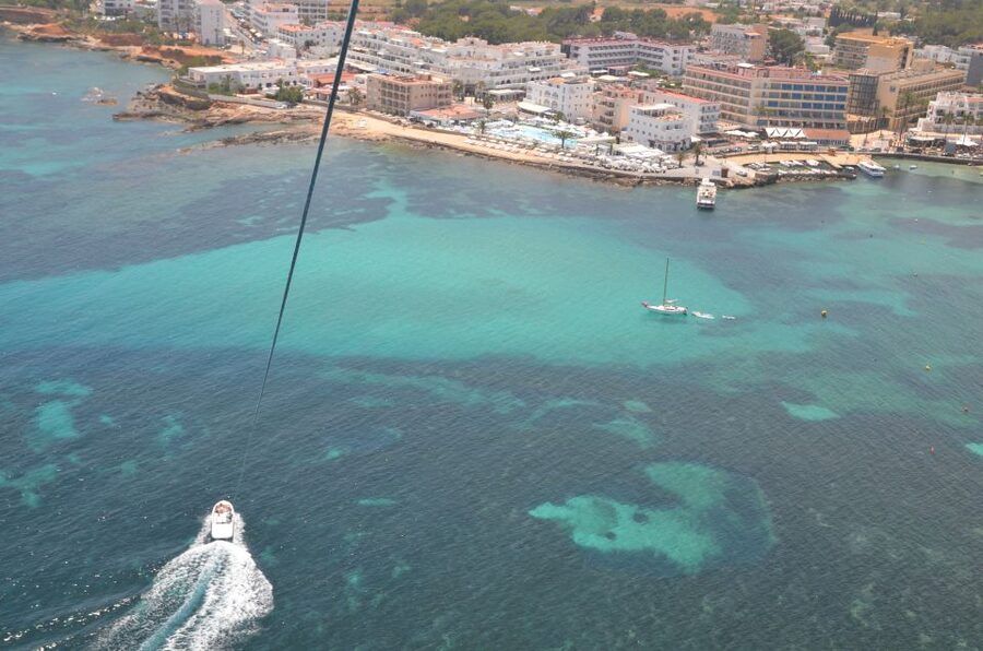 Santa Eulària des Riu: Parasailing Boat Cruise with Drinks - Music, drinks, and the atmosphere onboard