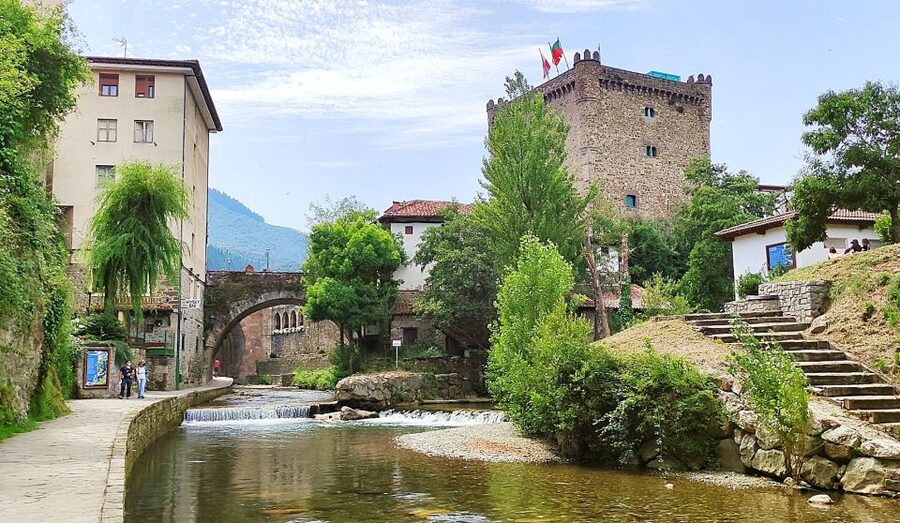 Santander: Picos, Santo Toribio Monastery and Potes Day Tour - Fuente Dé and the Four-Minute Cable Car Ride