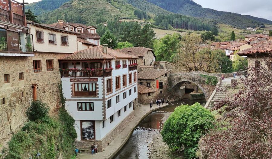 Santander: Picos, Santo Toribio Monastery and Potes Day Tour - What to Pack and How to Plan the Day