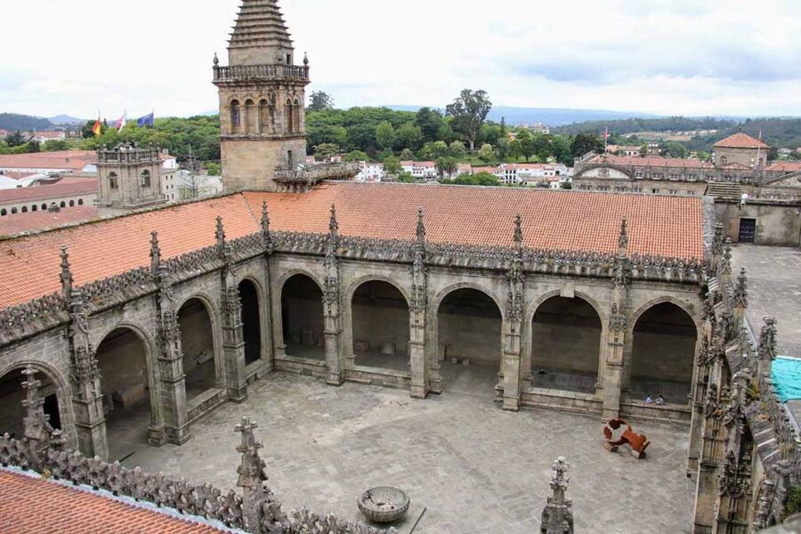 Santiago: Cathedral & Museum Tour + Pórtico of Glory Option - Skip-the-line access and tour pace