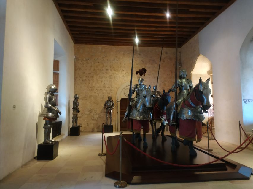 Segovia: Guided Walking Tour with Cathedral & Alcázar Entry - Plaza Mayor and Segovia Cathedral