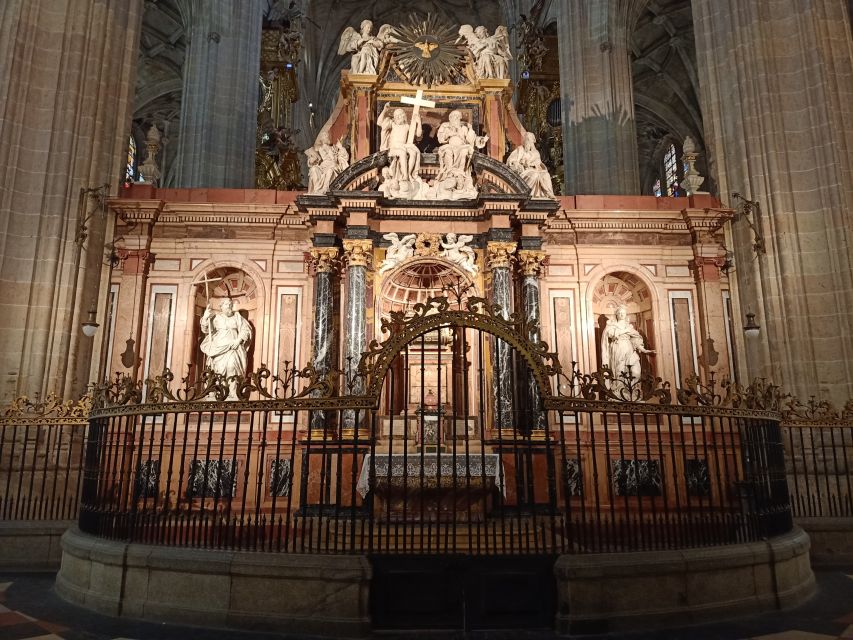 Segovia: Guided Walking Tour with Cathedral & Alcázar Entry - Is $32 a fair price for 2.5 hours?