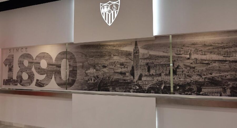 Sevilla: Ramón Sánchez Pizjuán Stadium Entry Ticket - The locker room and player tunnel