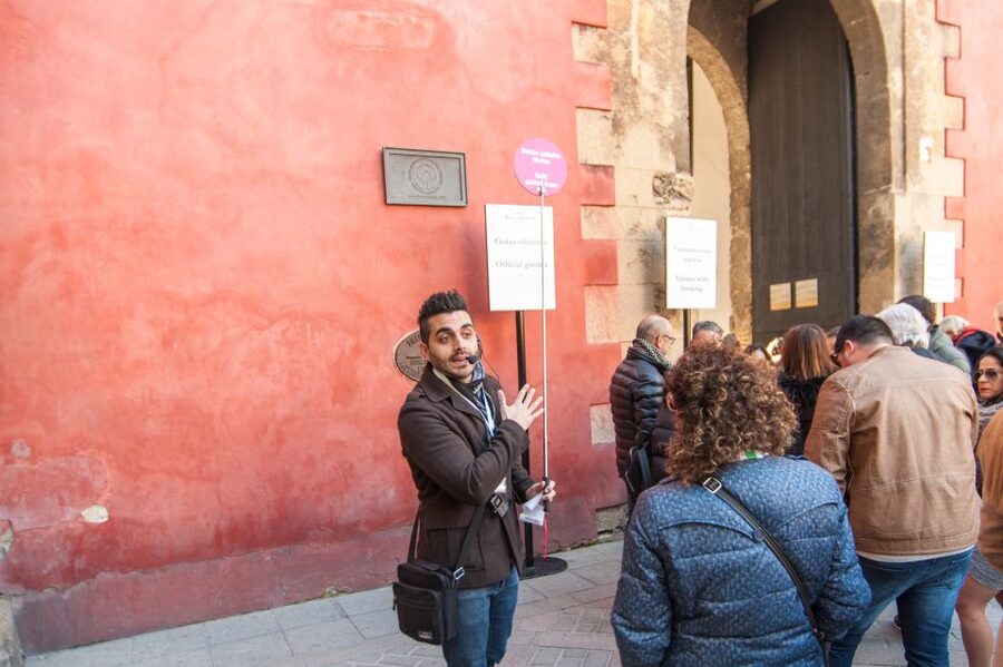 Seville: Alcázar and Cathedral Entry Ticket and Guided Tour - Leaving time for the Alcázar gardens