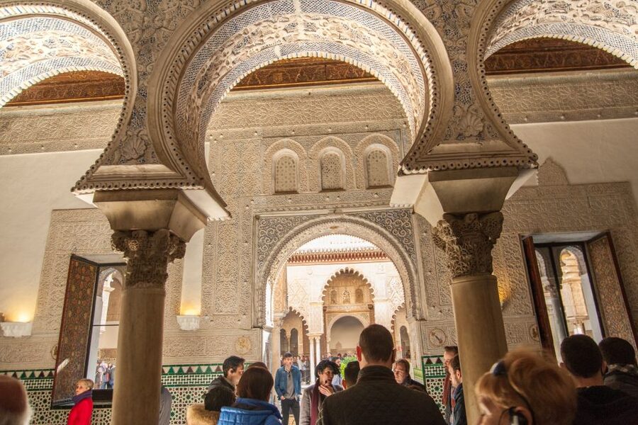 Seville: Alcázar and Cathedral Entry Ticket and Guided Tour - Walking to Seville Cathedral