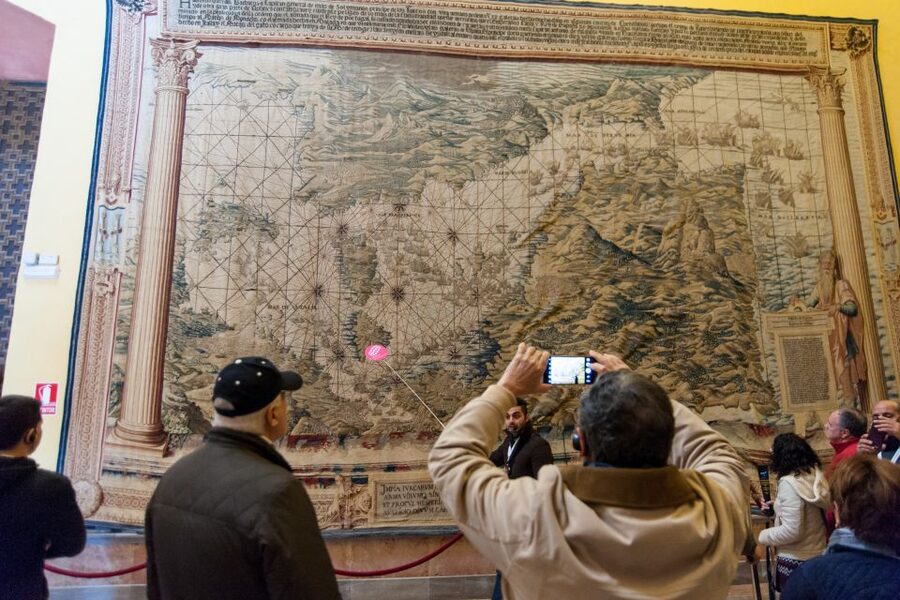 Seville: Alcázar and Cathedral Entry Ticket and Guided Tour - Is three hours enough?