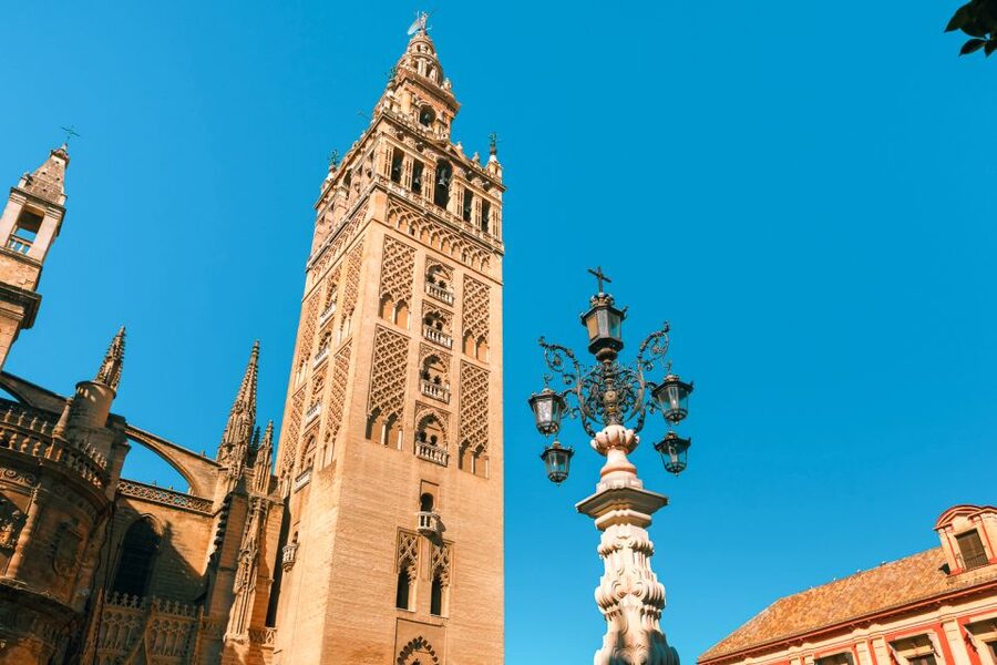 Seville: Alcázar, Cathedral & Giralda Fast Track Guided Tour - Key points to know before booking