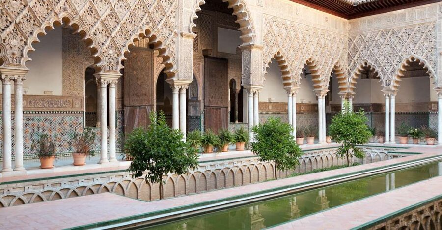 Seville: Alcázar, Cathedral & Giralda Fast Track Guided Tour - Why this Seville combination works