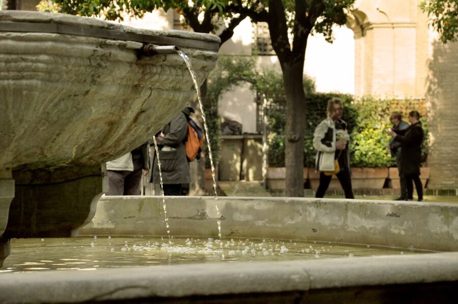 Seville: Alcazar & Cathedral Skip-the-Line Guided Tour - Key points at a glance