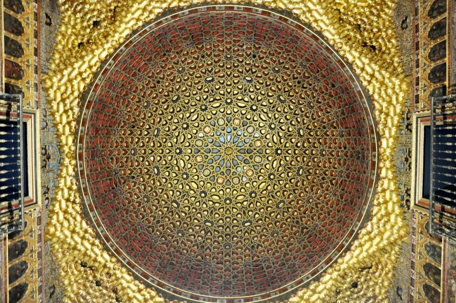 Seville: Alcazar & Cathedral Skip-the-Line Guided Tour - The free hour between the two sights