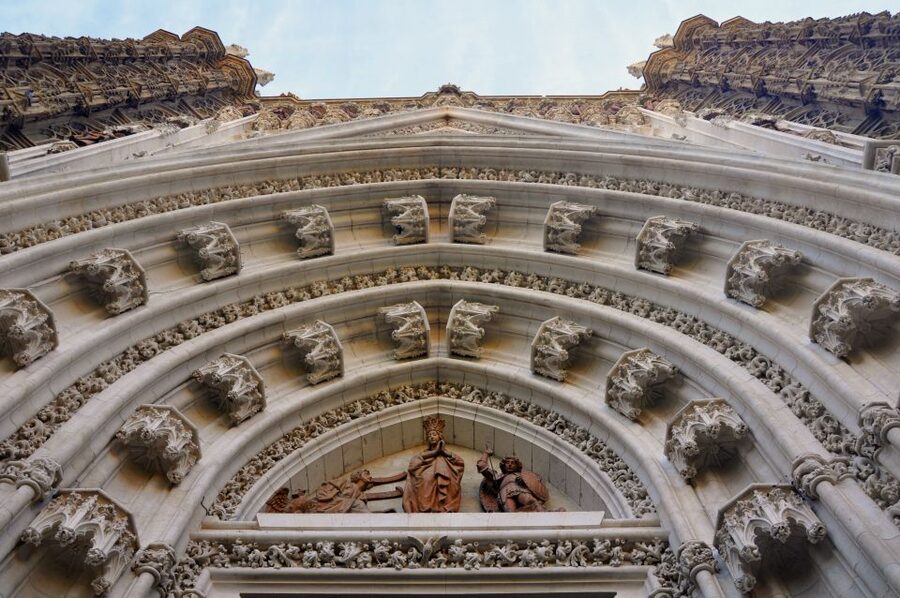 Seville: Alcazar & Cathedral Skip-the-Line Guided Tour - Exploring the Alcazar gardens on your own