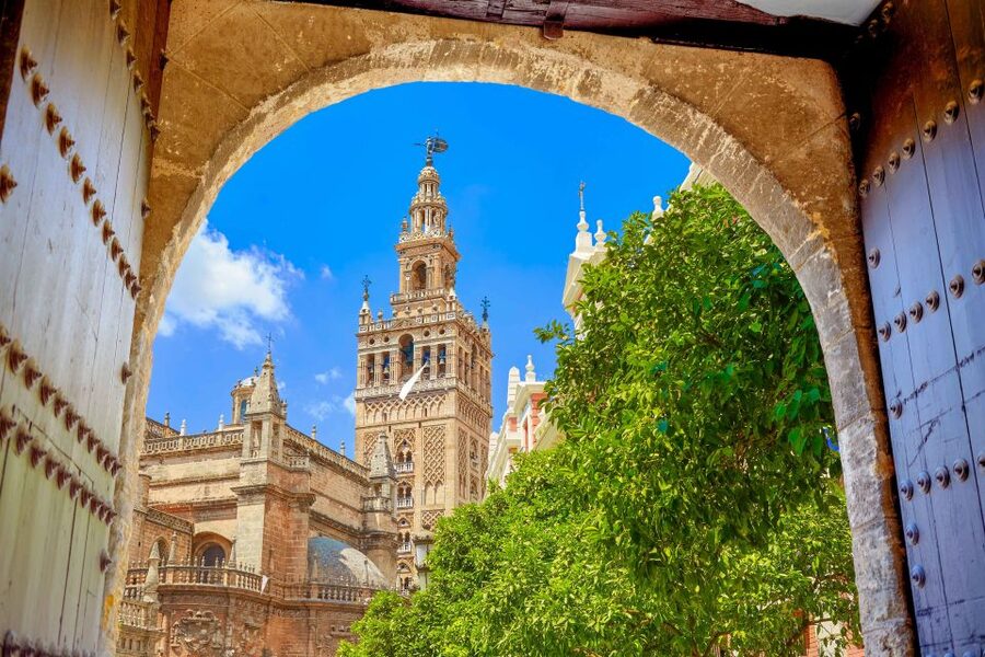 Seville: Alcázar Guided Palace Tour with Priority Access - Courtyards and the palace’s quieter details