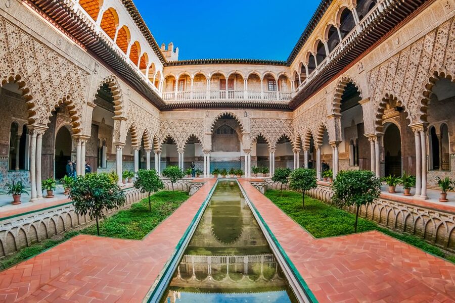 Seville: Alcázar Guided Palace Tour with Priority Access - Shared or private tour?