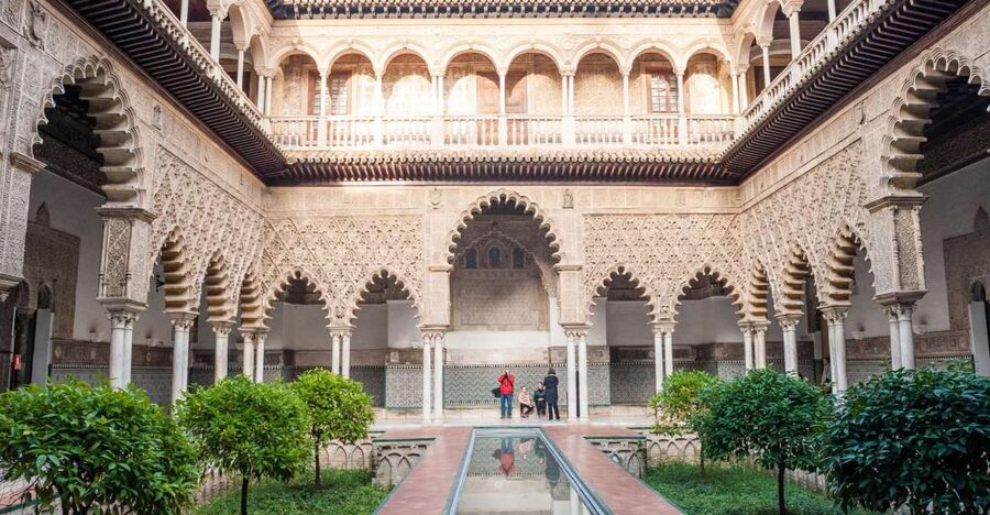 Seville: Alcázar Guided Tour - Why the Alcázar needs a guided visit