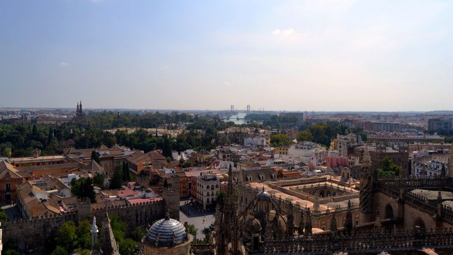 Seville Cathedral and Giralda Tower Guided Tour and Tickets - Climbing Giralda’s 35 ramps