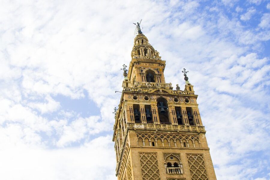 Seville Cathedral and Giralda Tower Guided Tour and Tickets - Inside Seville Cathedral: one hour of scale and detail