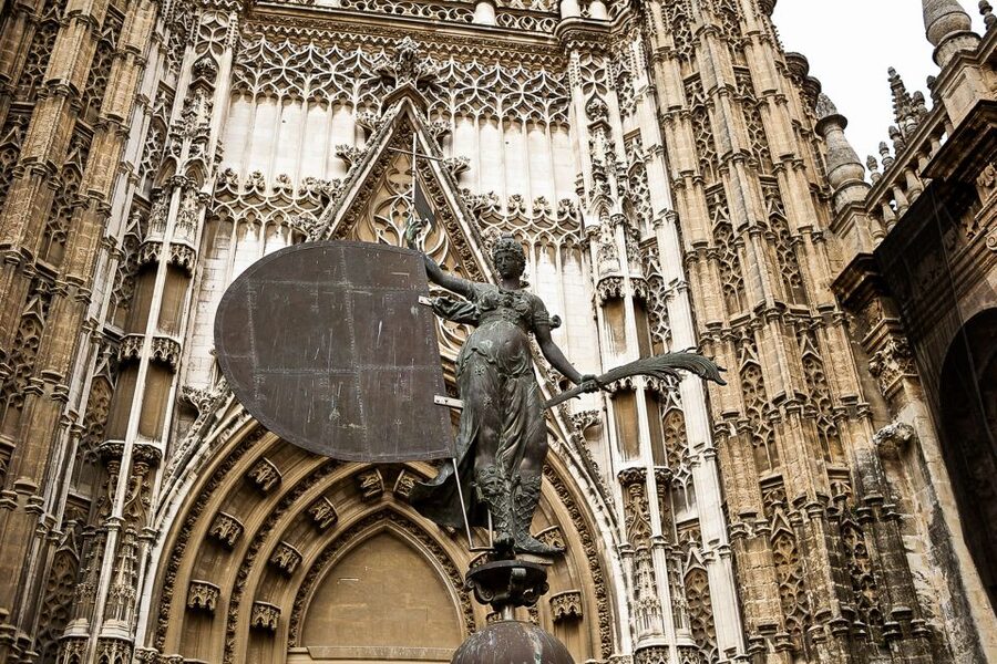 Seville: Cathedral and La Giralda Entry Ticket - Should you book Seville Cathedral and La Giralda?