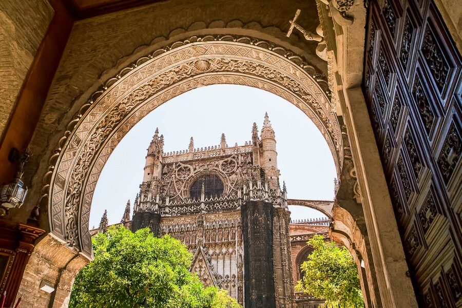Seville: Cathedral and La Giralda Entry Ticket - Inside one of the world’s largest churches