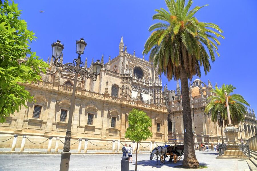 Seville: Cathedral, Giralda & Alcazar Entry With Guided Tour - Seville Cathedral: scale, layers and a guided first look