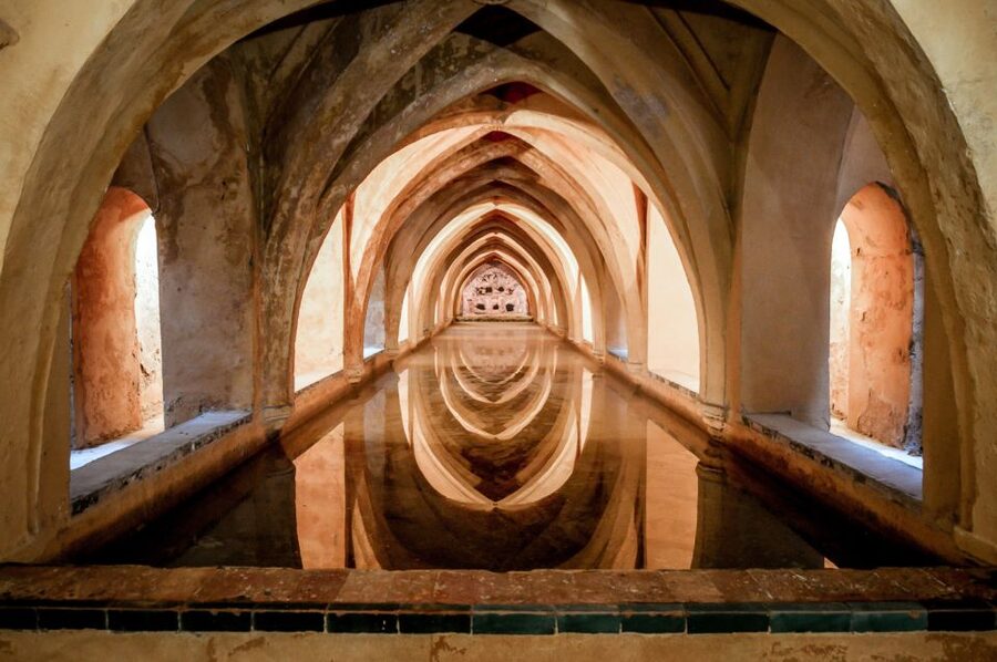 Seville: Cathedral, Giralda & Alcazar Entry With Guided Tour - The guides make the biggest difference