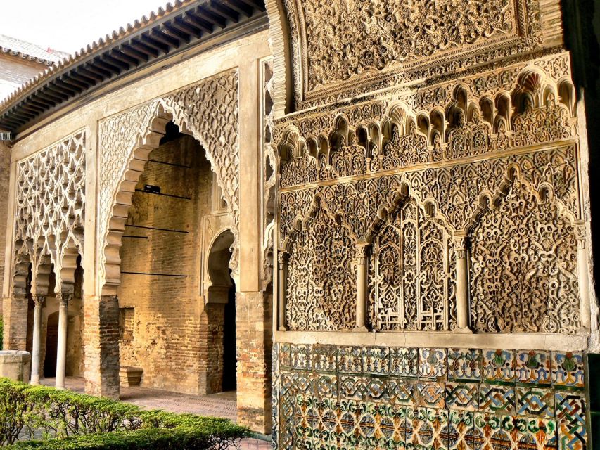 Seville: Cathedral, Giralda & Alcázar Guided Tour - Who should book this Seville tour?