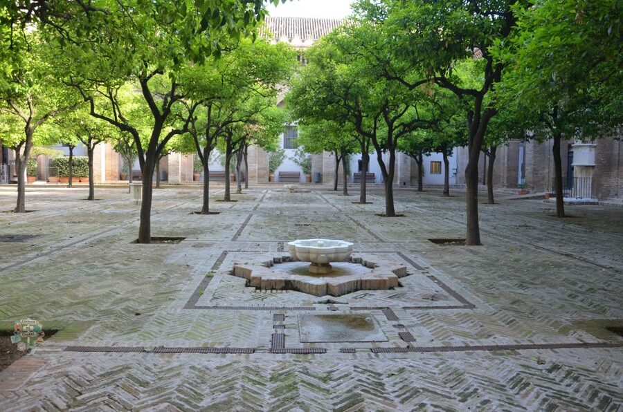 Seville: Cathedral, Giralda, and Royal Alcázar Guided Tour - What the three-hour timing really means