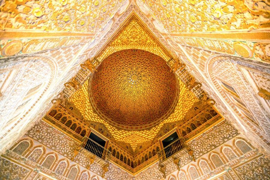 Seville: Cathedral, Giralda, and Royal Alcázar Guided Tour - Tickets, identification, and what to carry