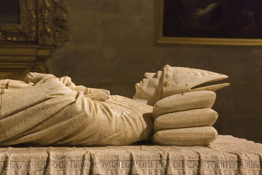 Seville: Cathedral & Giralda Guided Tour with Entry Tickets - Why this short Seville tour works well
