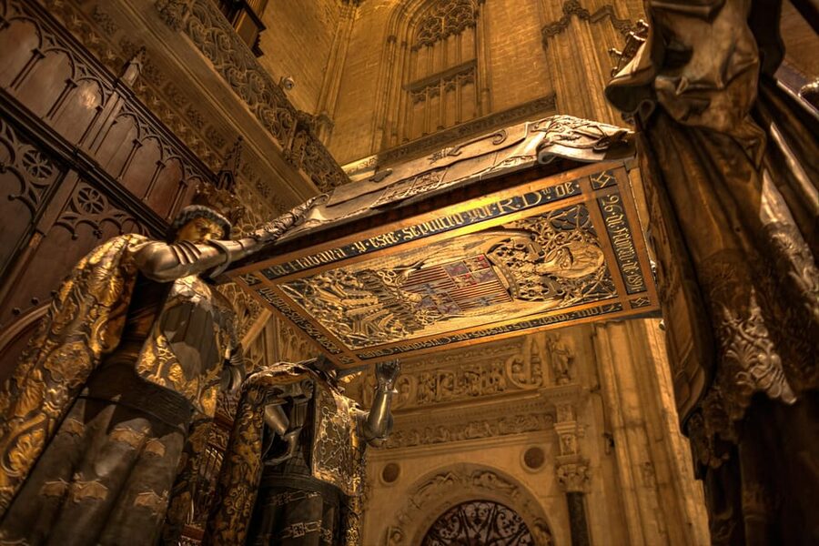 Seville: Cathedral & Giralda Guided Tour with Tickets - Key points to know before booking