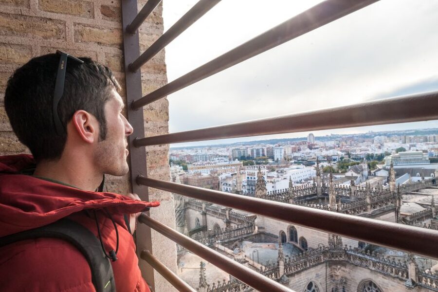Seville: Cathedral Guided Tour with Priority Access - Key points at a glance