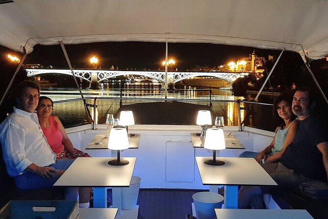 Seville: Cruise along the Guadalquivir River with appetizer - Boarding at Muelle Nueva York
