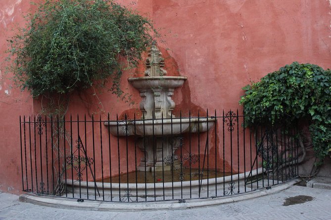 Seville Evening Historical Tour with Haunted History - Plaza de Alfalfa and the move toward the Setas