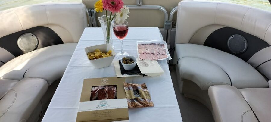 Seville: Exclusive River Boat Tour with Tapas - Key points to know before you book