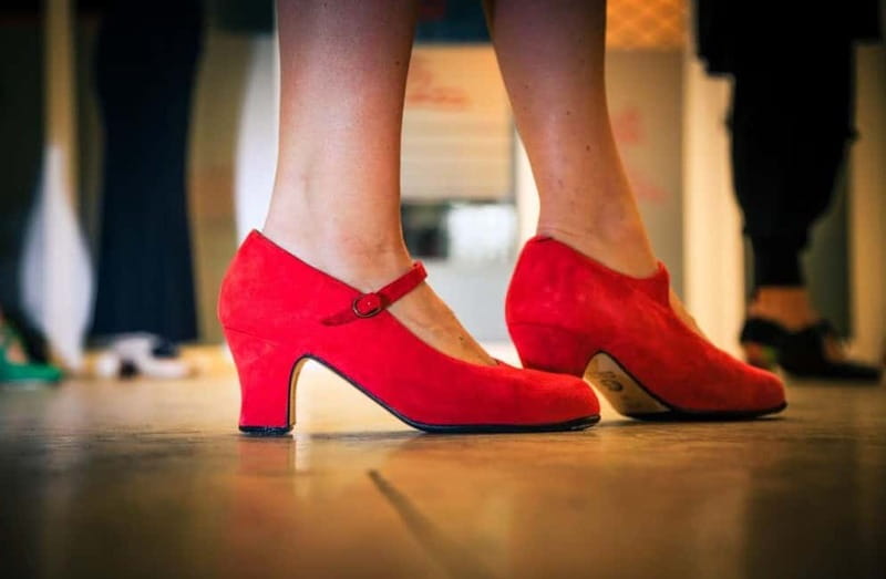 Seville: Flamenco Dance Class with Optional Costume - The First Minutes: Posture, Hands, and Flamenco Attitude