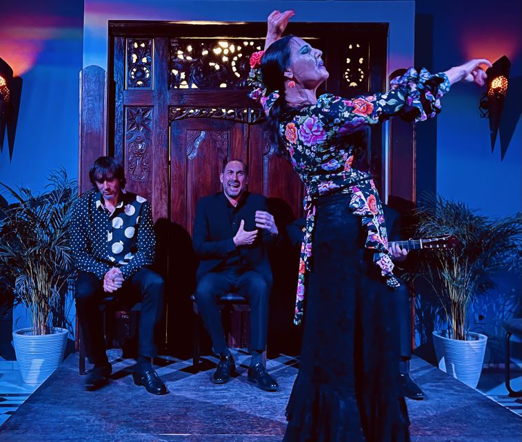 Seville: Flamenco Show at Tablao Almoraima in Triana - The dancers, singer, and guitarist