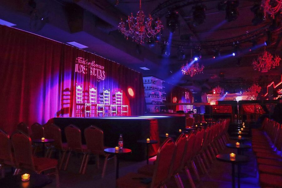 Seville: Flamenco Show Ticket at Tablao Flamenco Las Setas - Drinks, tapas, and service