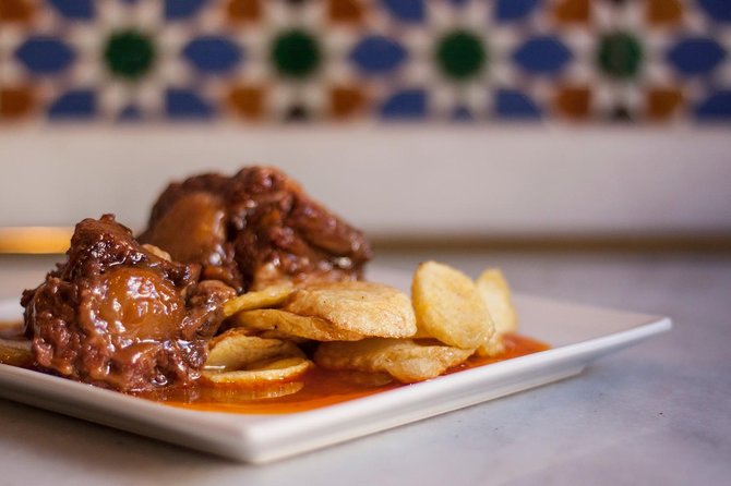 Seville Food Tour: Vermut, Churros & 10+ Tasty Local Dishes - Why this food tour works well in Seville