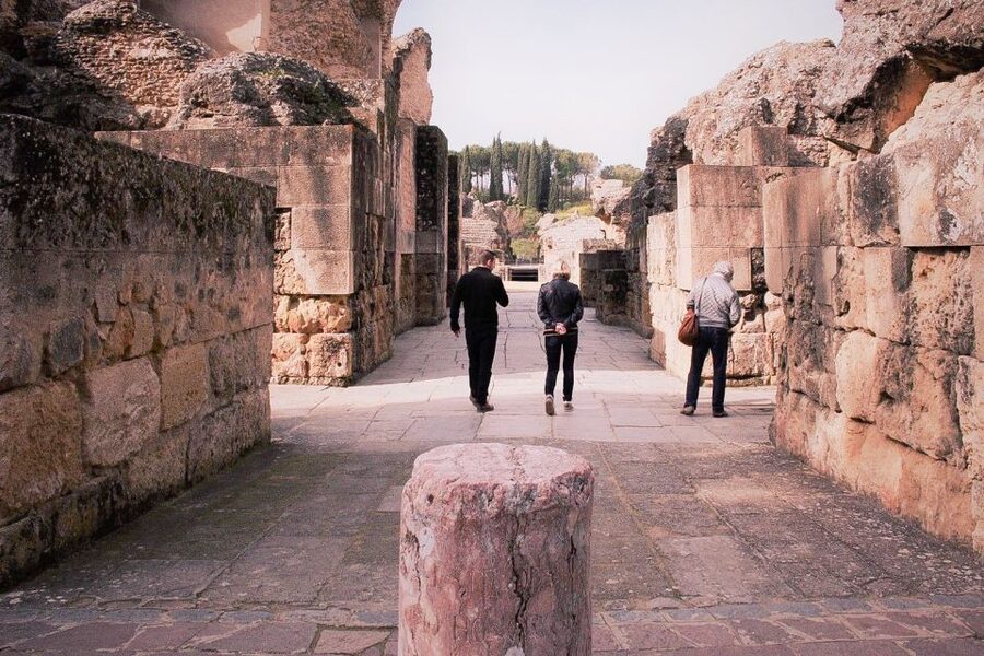 Seville: Game of Thrones and Roman Empire Italica Tour - Who will enjoy Itálica most?
