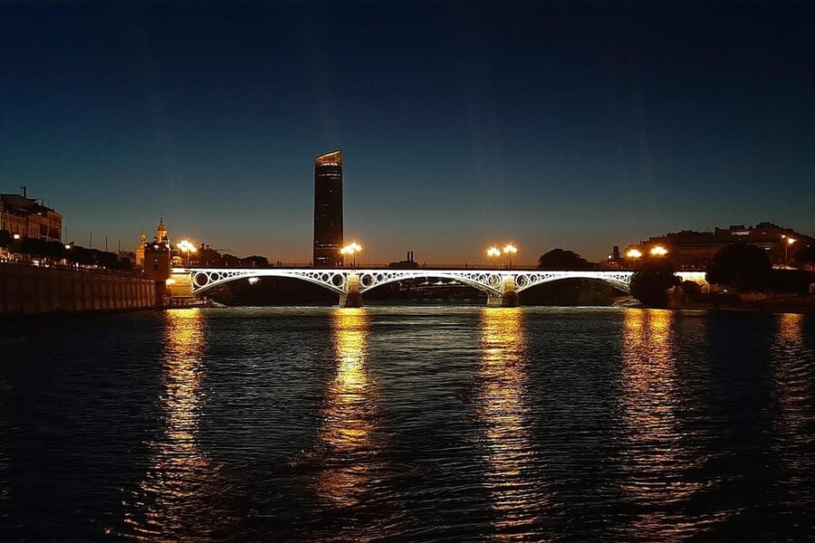 Seville: Guadalquivir Boat Tour with Optional Lunch/Dinner - Sun terrace, music, and the pace of the ride
