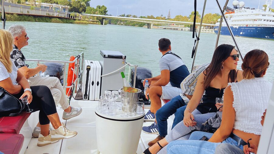 Seville: Guadalquivir River Boat Tour - Torre del Oro and Seville’s maritime story