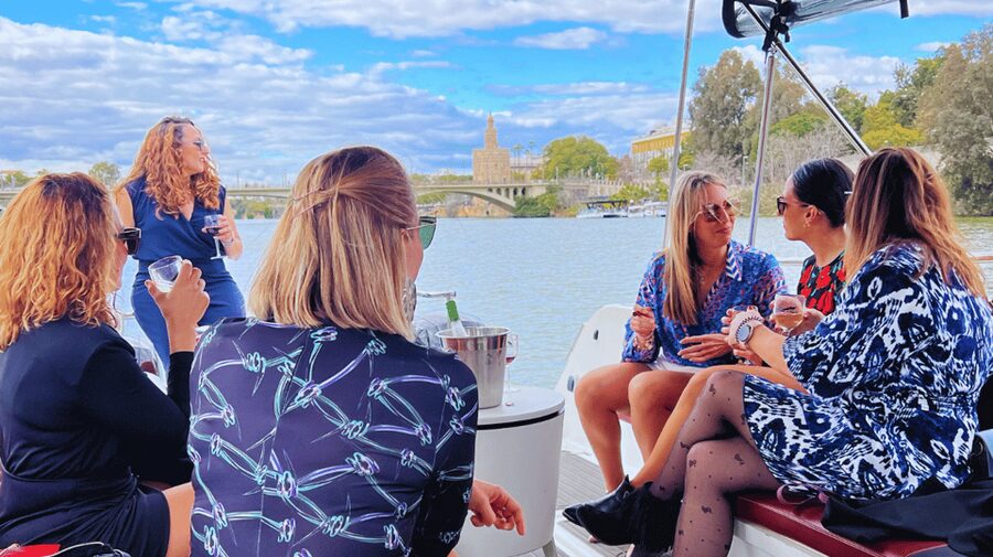 Seville: Guadalquivir River Boat Tour - What the commentary adds
